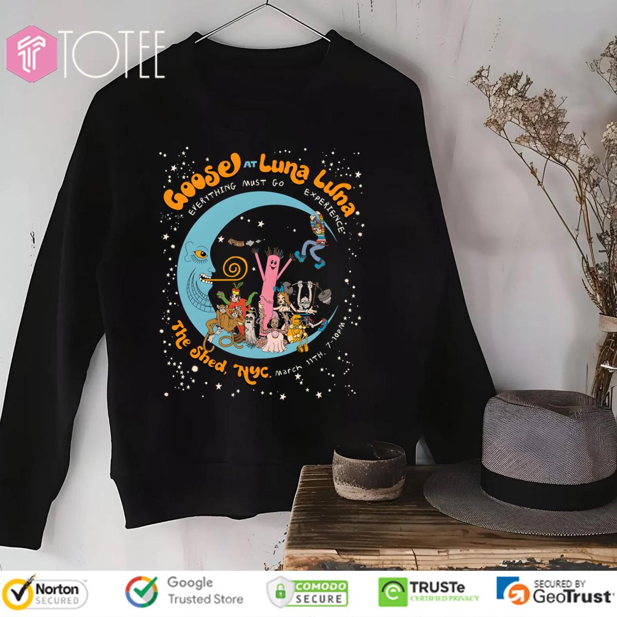 Sweatshirt